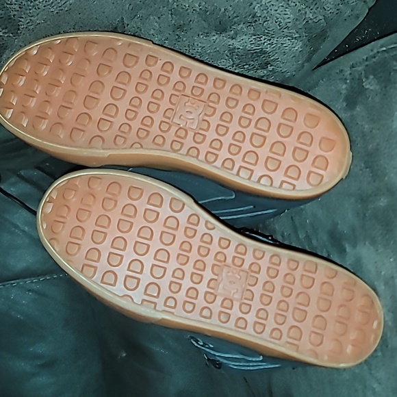 DC shoes - Picture 3 of 7
